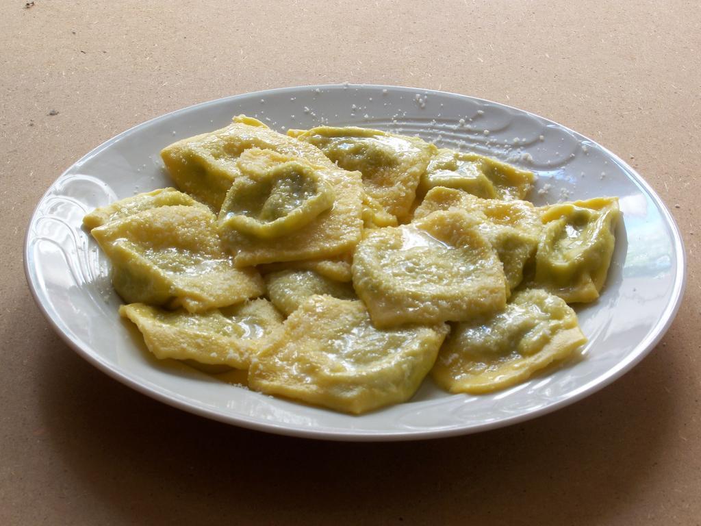 Hotel Ristorante San Carlo سالسوماجّوري تيرمي المظهر الخارجي الصورة