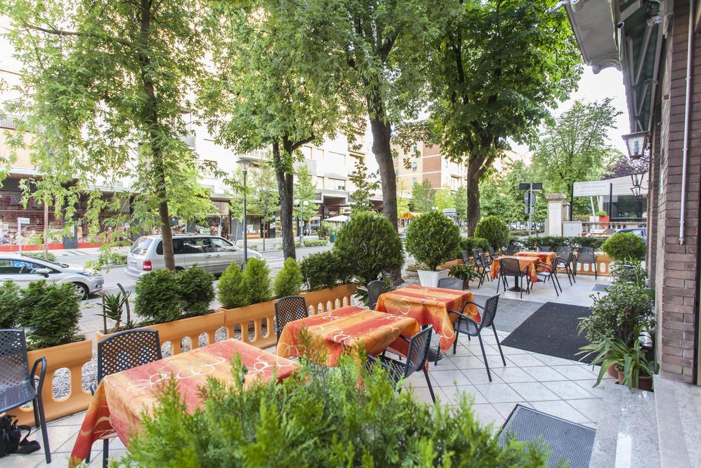 Hotel Ristorante San Carlo سالسوماجّوري تيرمي المظهر الخارجي الصورة